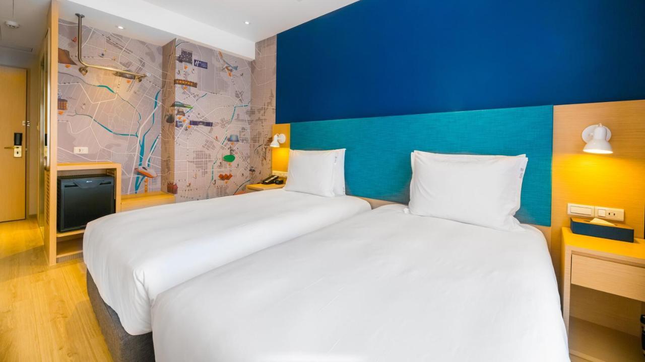 Holiday Inn Express Taichung Fengchia By Ihg Exterior photo